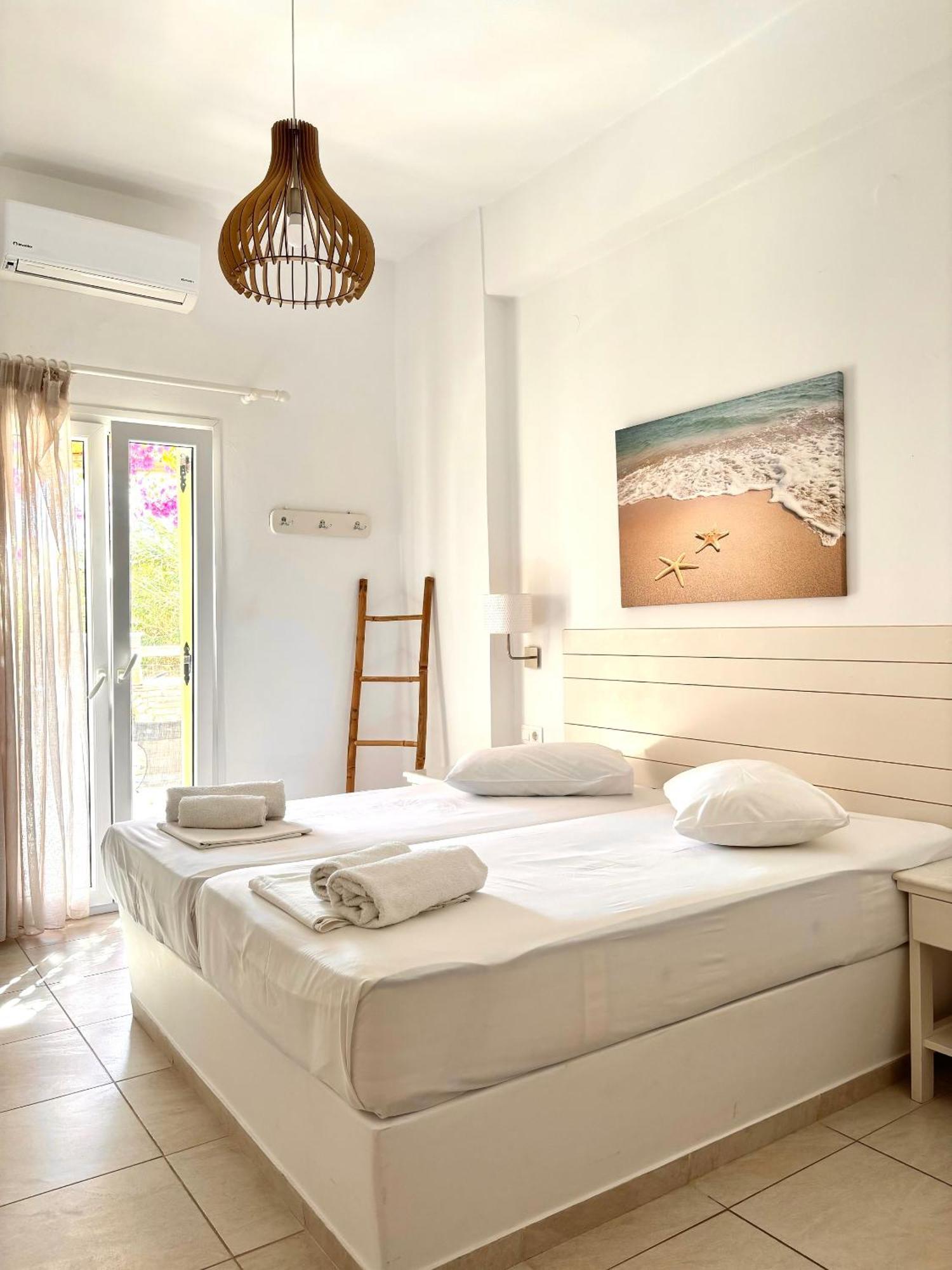 Aegeo Inn Antiparos Exterior photo